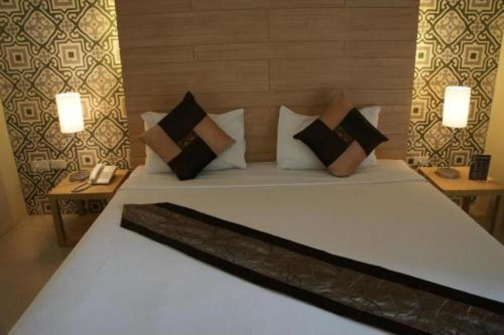 Chinotel Phuket Extérieur photo