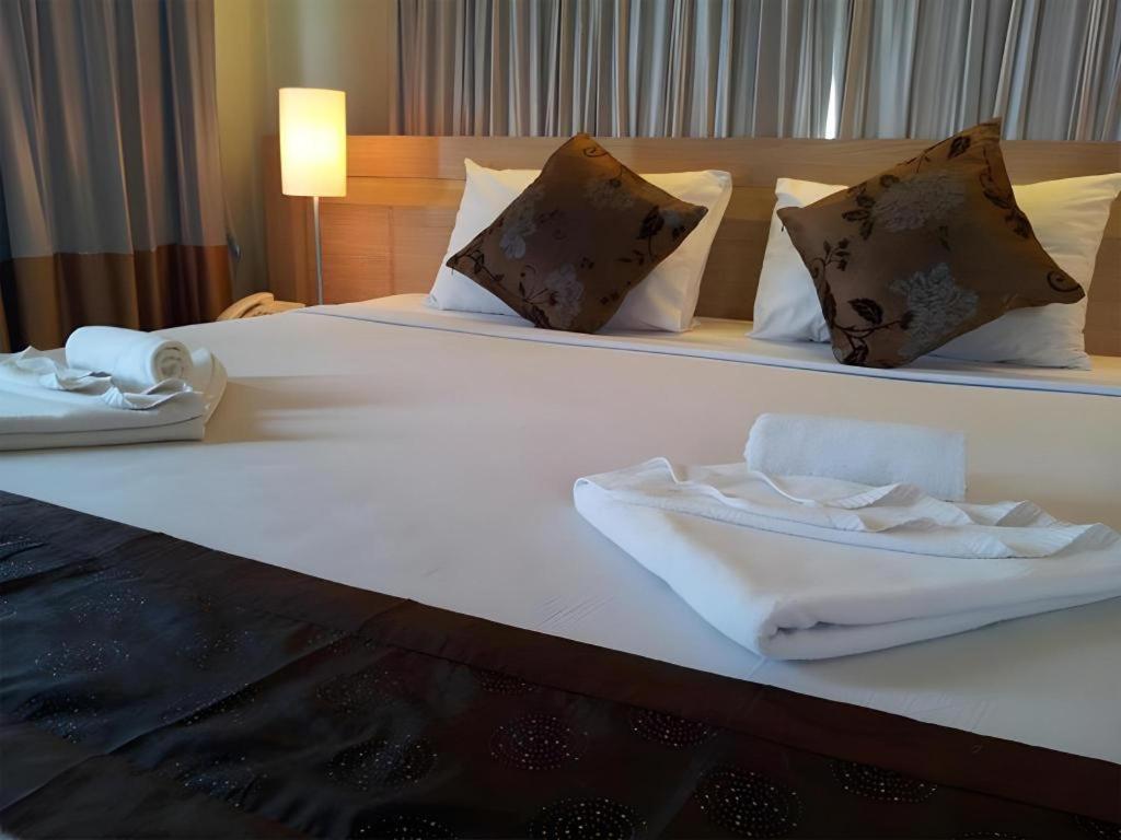 Chinotel Phuket Extérieur photo