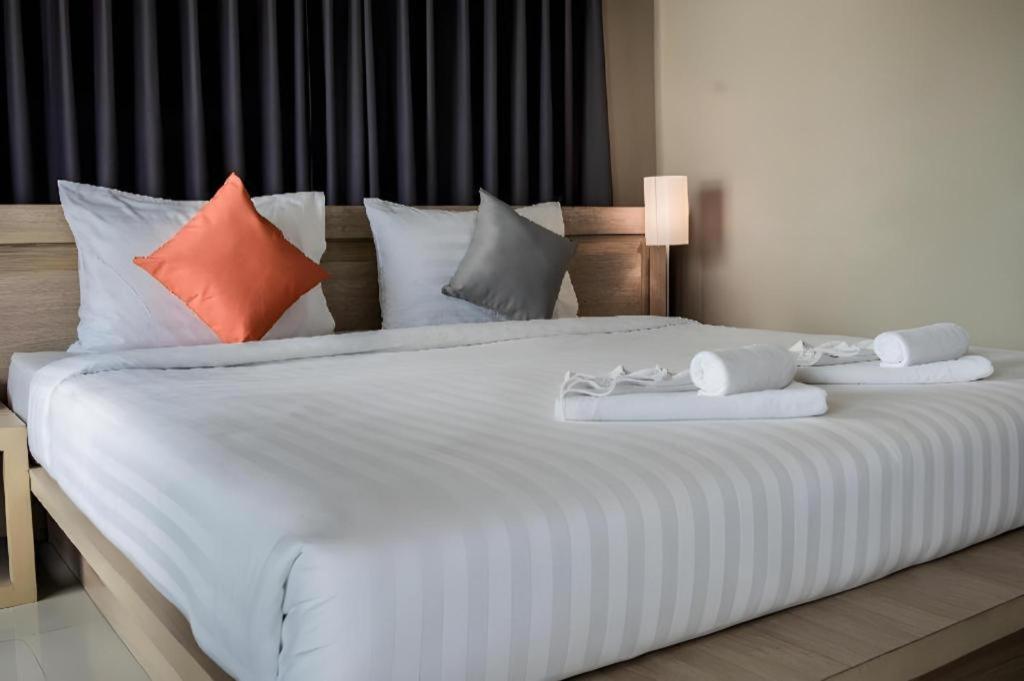 Chinotel Phuket Extérieur photo