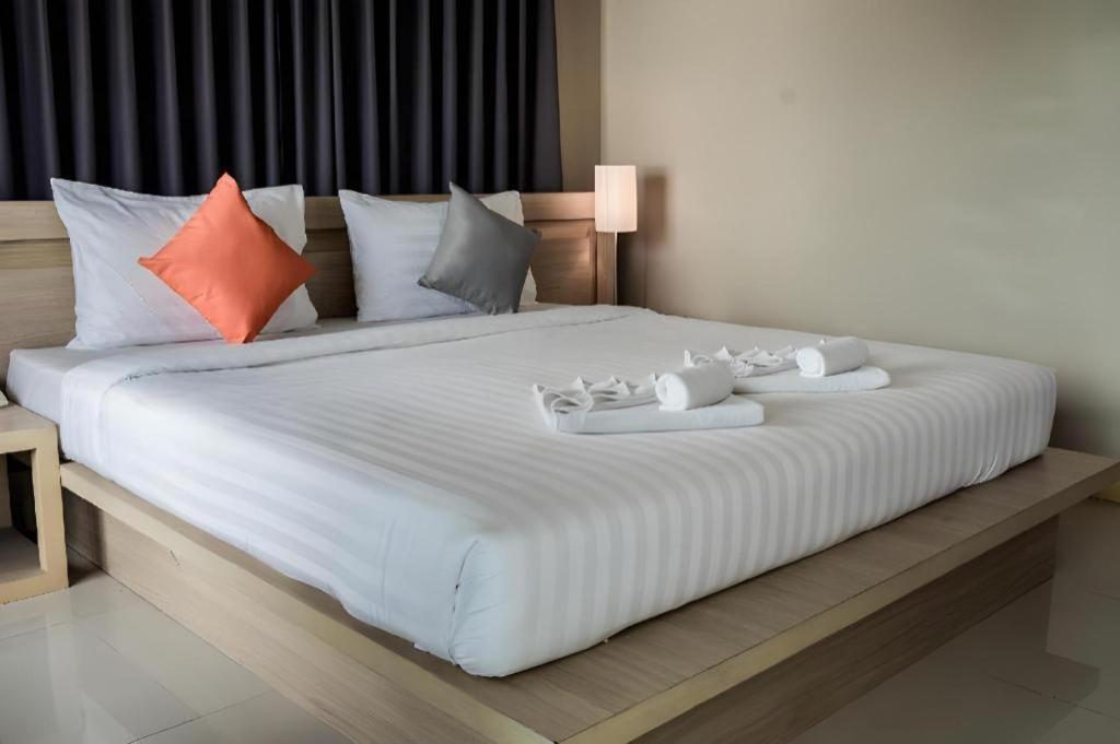 Chinotel Phuket Extérieur photo