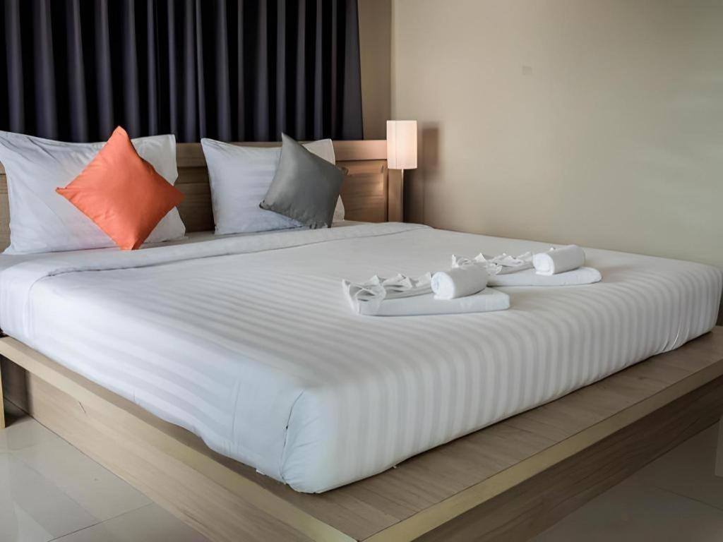 Chinotel Phuket Extérieur photo