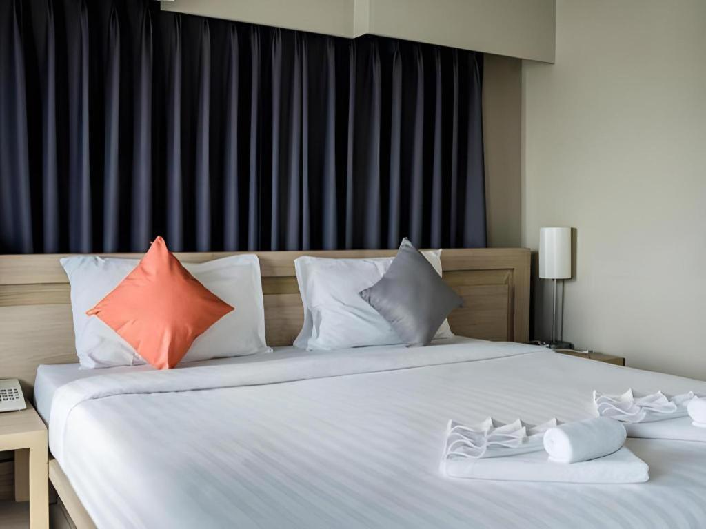 Chinotel Phuket Extérieur photo