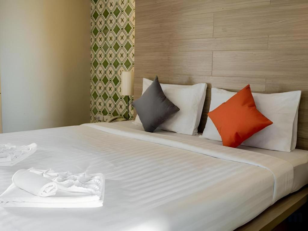 Chinotel Phuket Extérieur photo