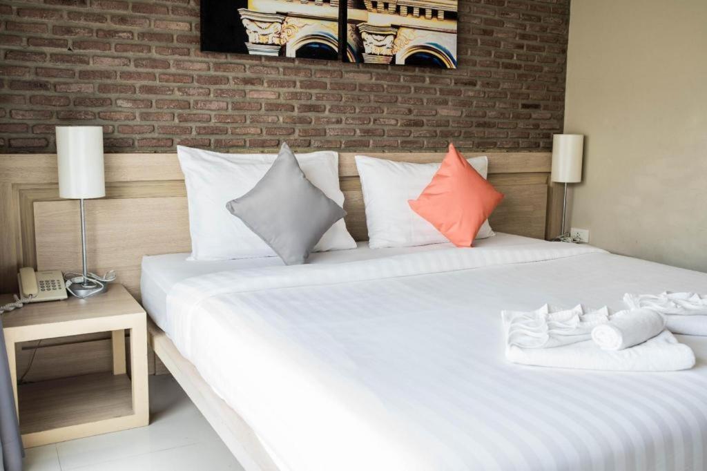 Chinotel Phuket Extérieur photo