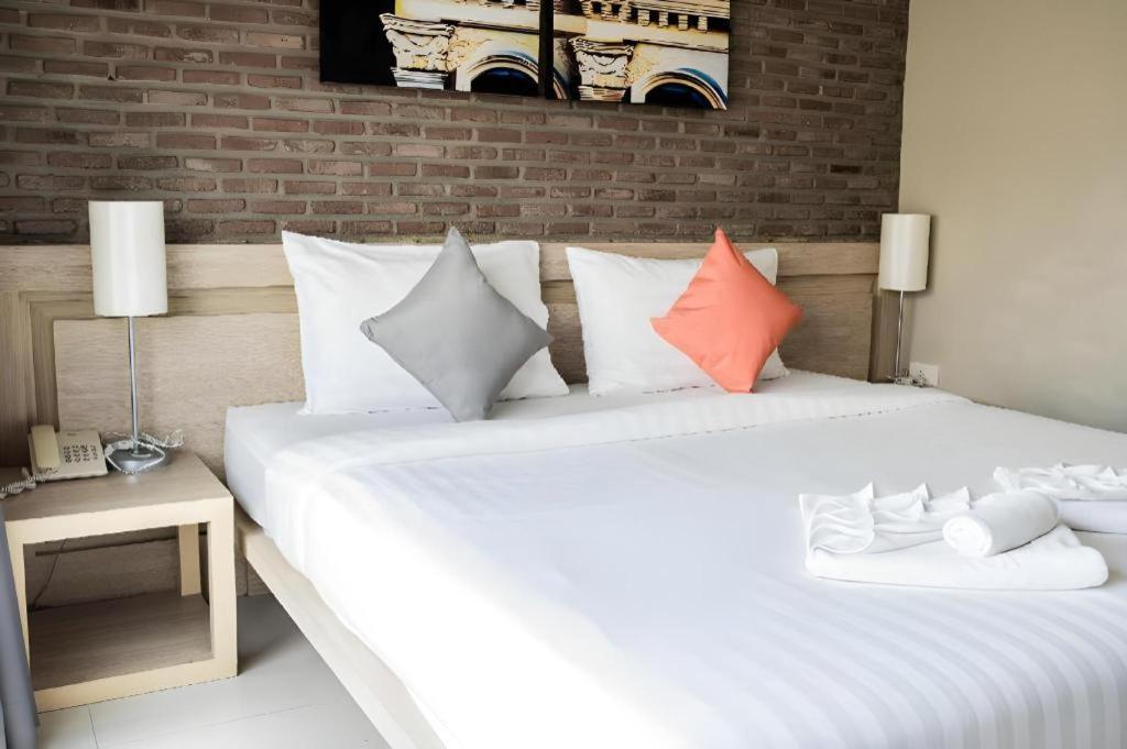 Chinotel Phuket Extérieur photo