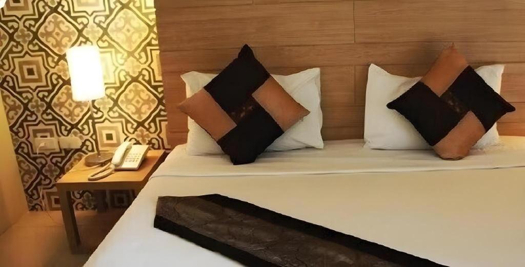 Chinotel Phuket Extérieur photo