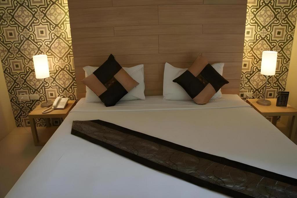 Chinotel Phuket Extérieur photo