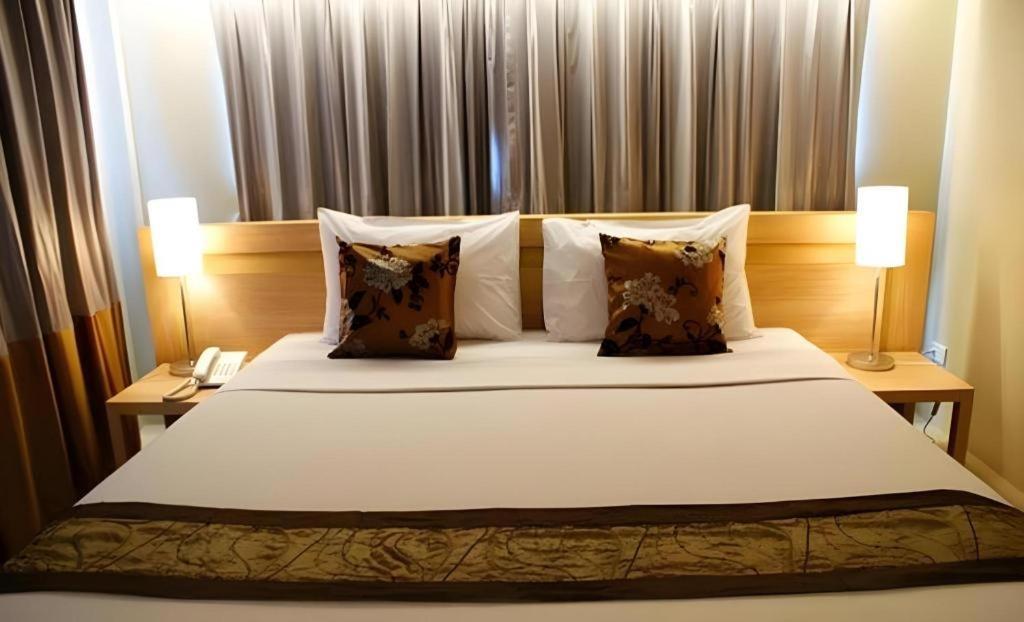 Chinotel Phuket Extérieur photo