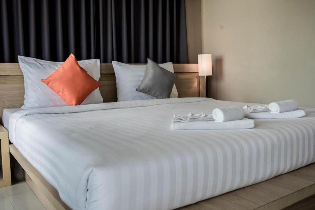 Chinotel Phuket Extérieur photo