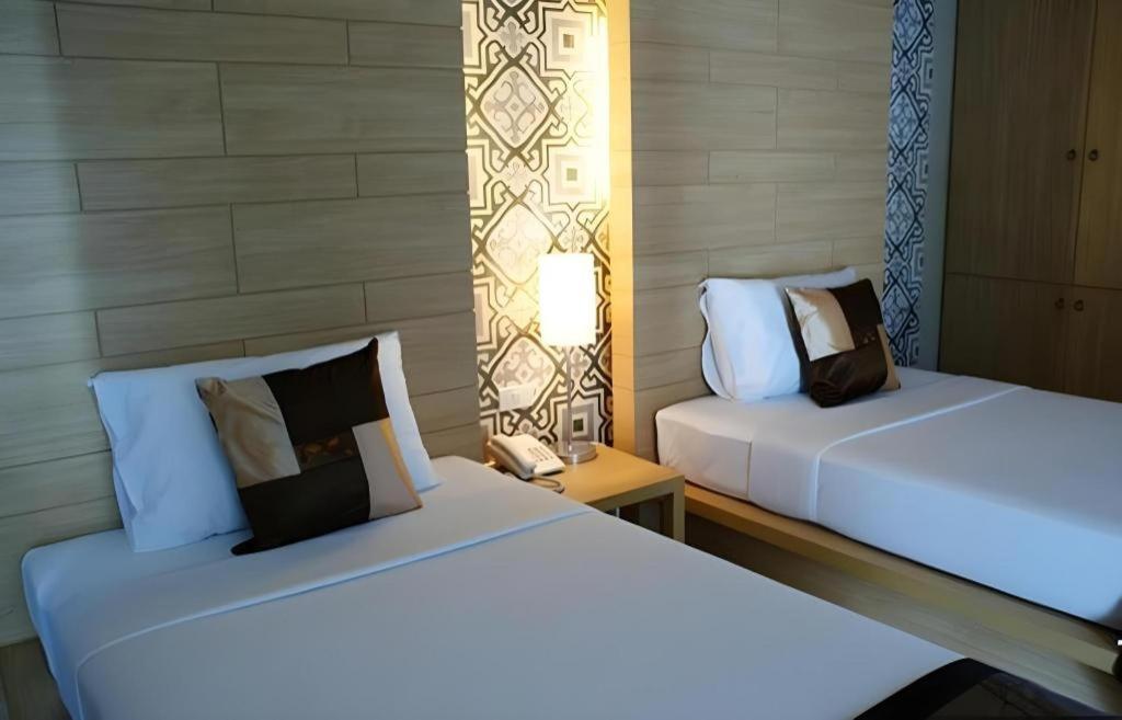 Chinotel Phuket Extérieur photo
